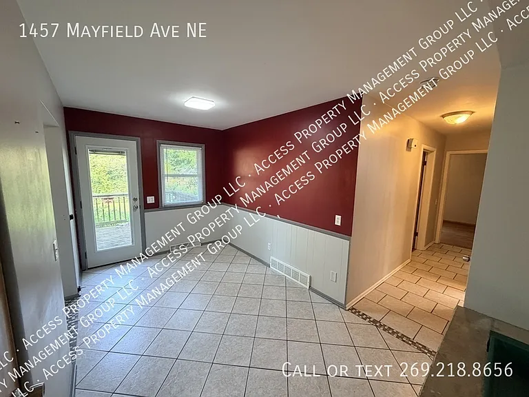 1457 Mayfield Ave NE — Photo 7