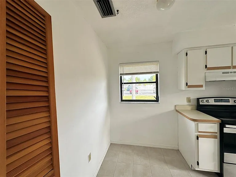 24540 Harborview Rd #F2 — Photo 2