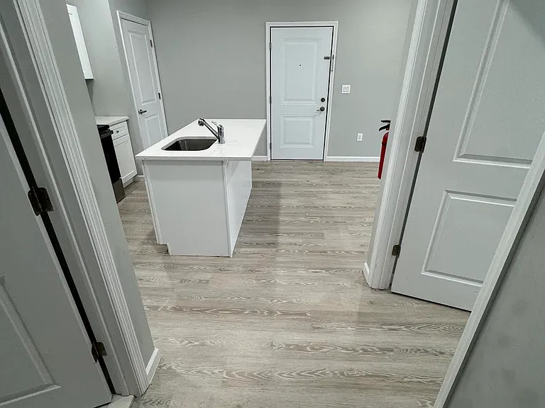 126 Governor St — Photo 3