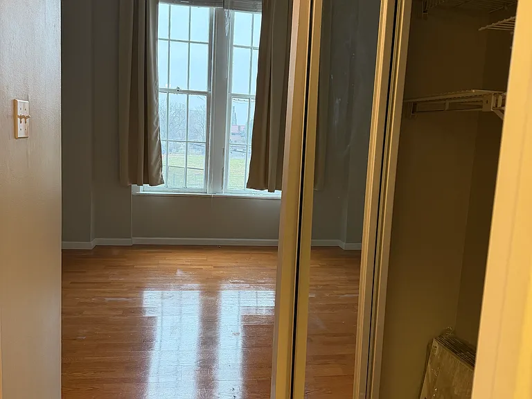 1054 S Kingshighway Blvd #E — Photo 10