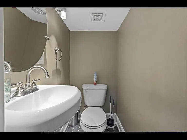 4335 Swan Ave — Photo 9