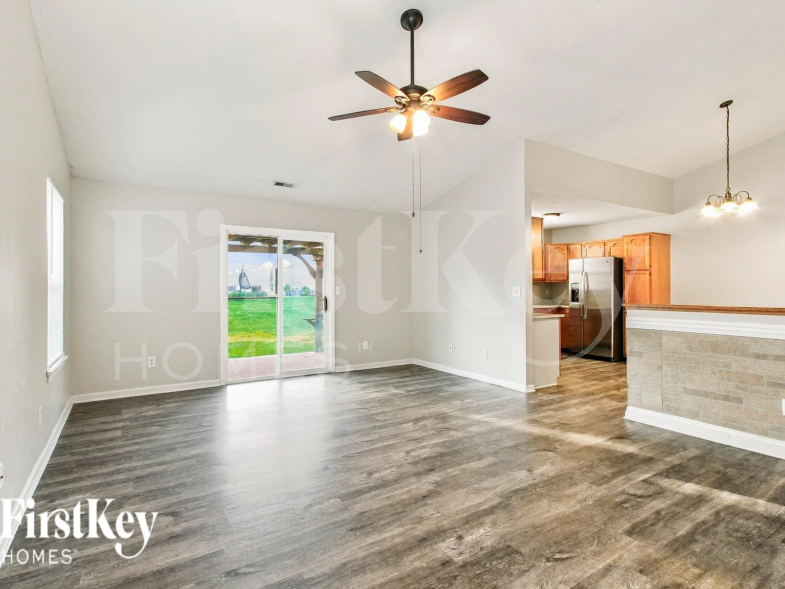 3 bed, 2.0 bath, 1874 sqft, $1,720 — Photo 3