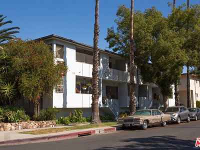 8355 Rosewood Ave, Los Angeles, CA, 90048