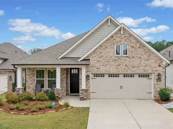 205 Floral Valley Dr, Woodstock, GA 30188