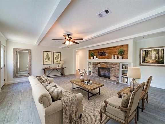 3rd image of 61 Sunset Cir