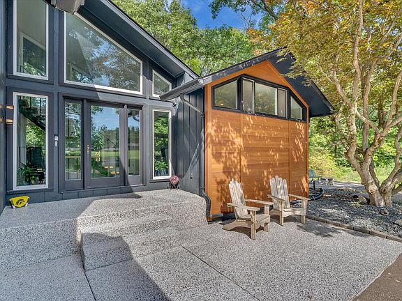 4th image of 15 Valley View Dr