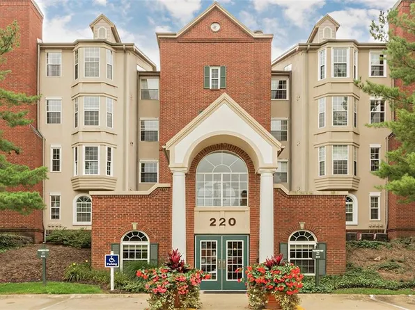 220 Fox Hollow Dr APT 310, Mayfield Heights, OH 44124