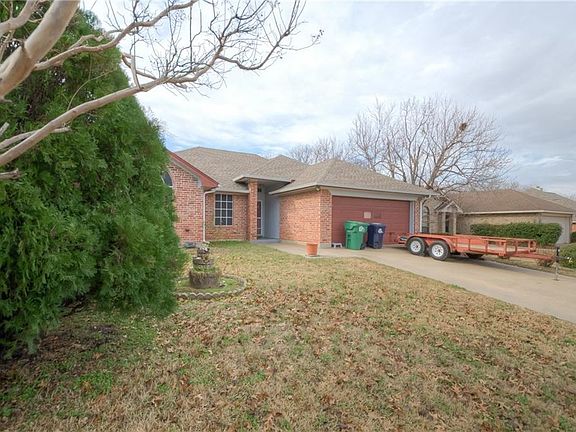 4th image of 1101 Brittany Dr