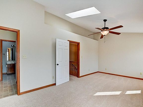 4th image of 5340 Bay Harbor Dr