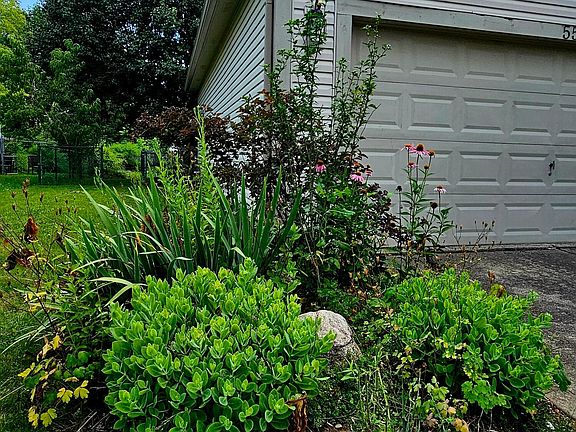 2nd image of 5560 Forest Glen Dr