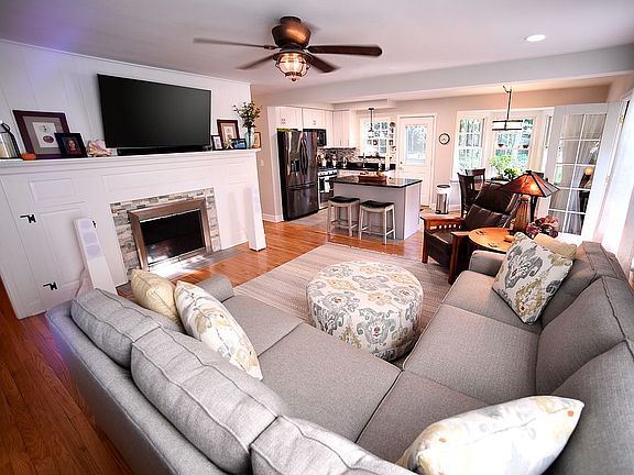 5th image of 187 Sanford St