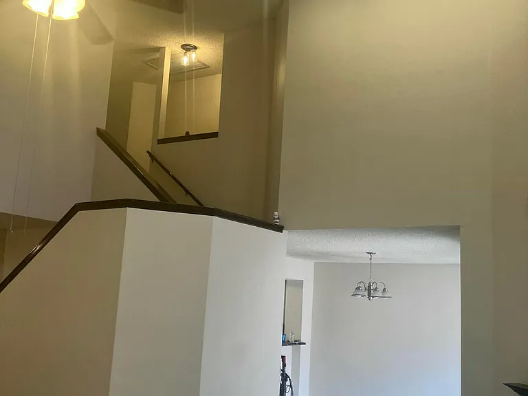 530 E Kerry Ln — Photo 18