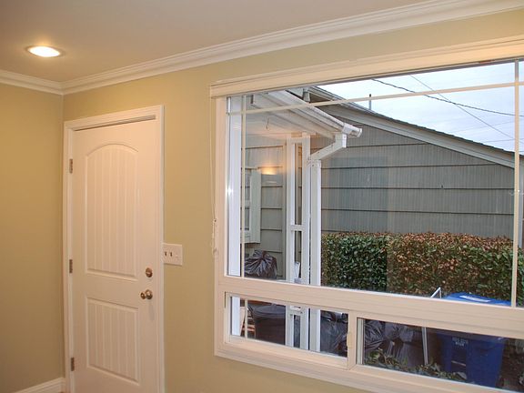 4th image of 327 NW 88th St #1