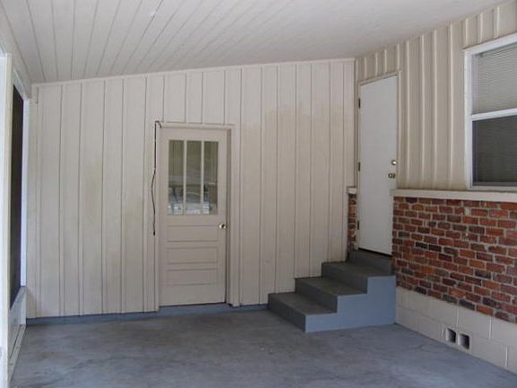 3rd image of 777 SE 9th Cir