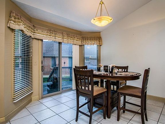 5th image of 12999 Newburg Ct