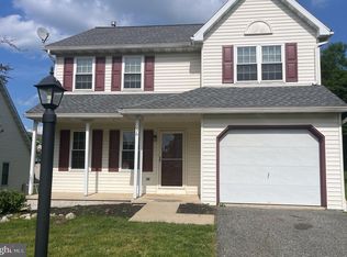 56 Commons Dr, Pottstown, PA 19464