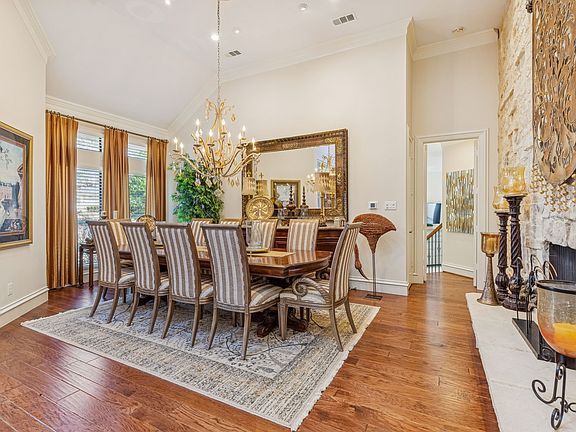 3rd image of 4 Wooded Ln