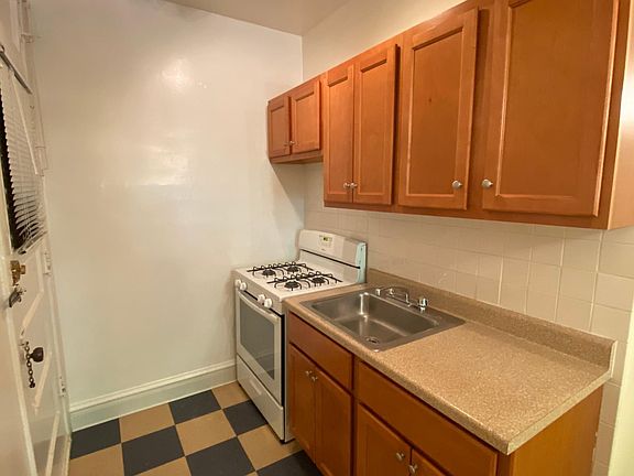 3rd image of 5254 N Glenwood Ave #K1