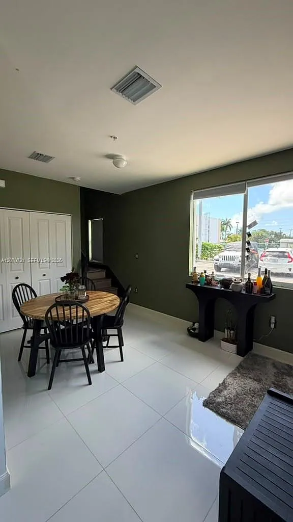 Coconut Palm Condo — Photo 1
