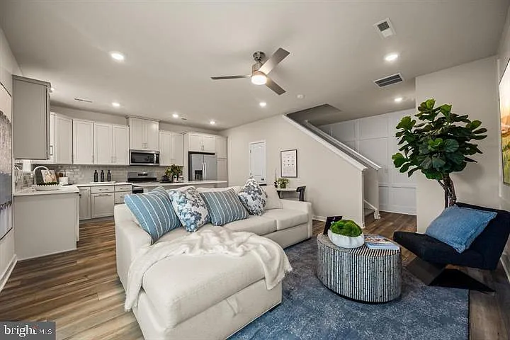 854 Graphite Dr — Photo 8