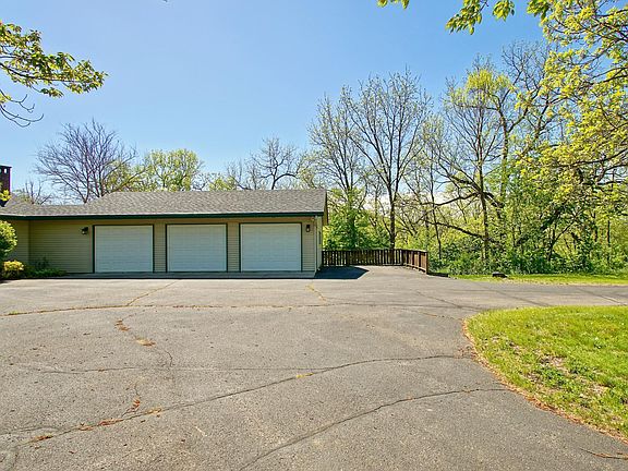 5th image of 237 Butternut Ave