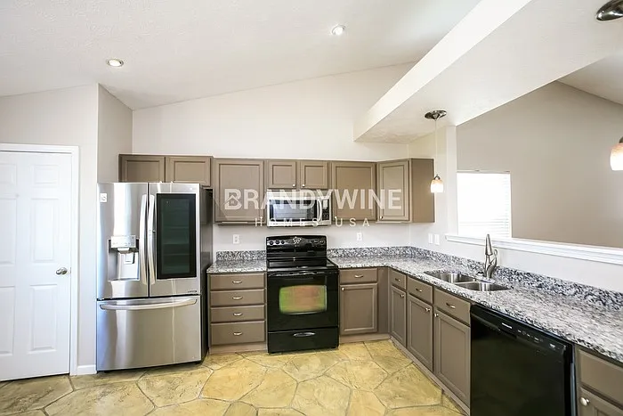 3236 Weller Dr — Photo 8