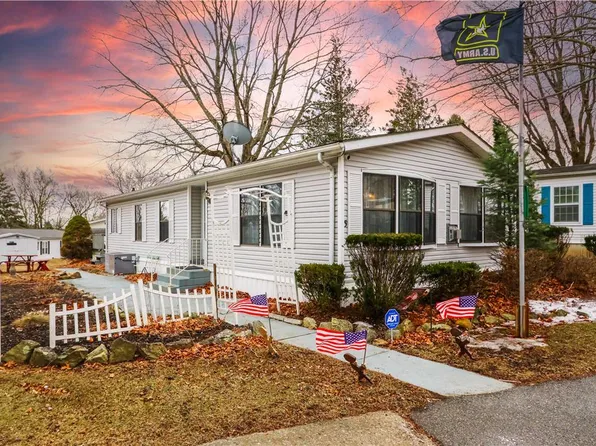 5 Spruce Ct, Bath, PA 18014