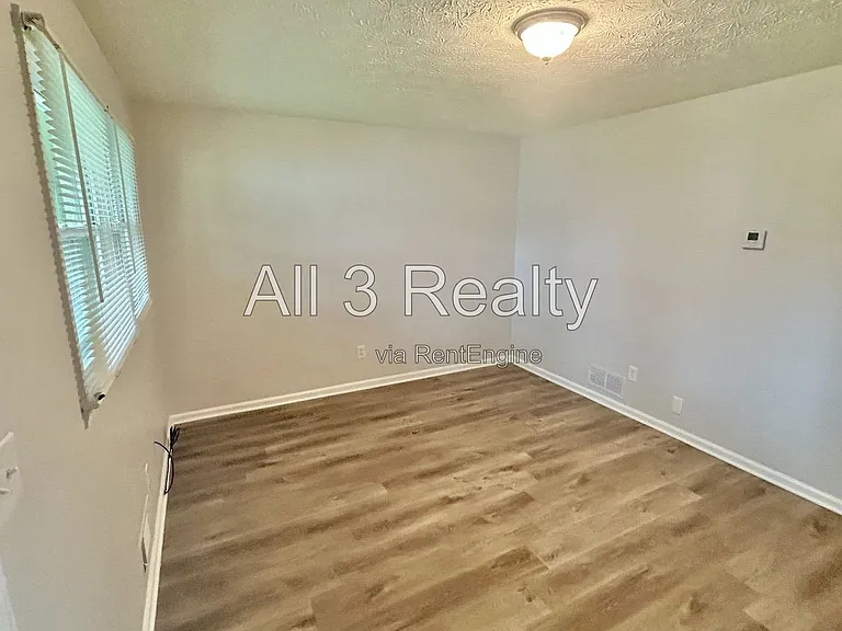 293 Rogers St — Photo 11