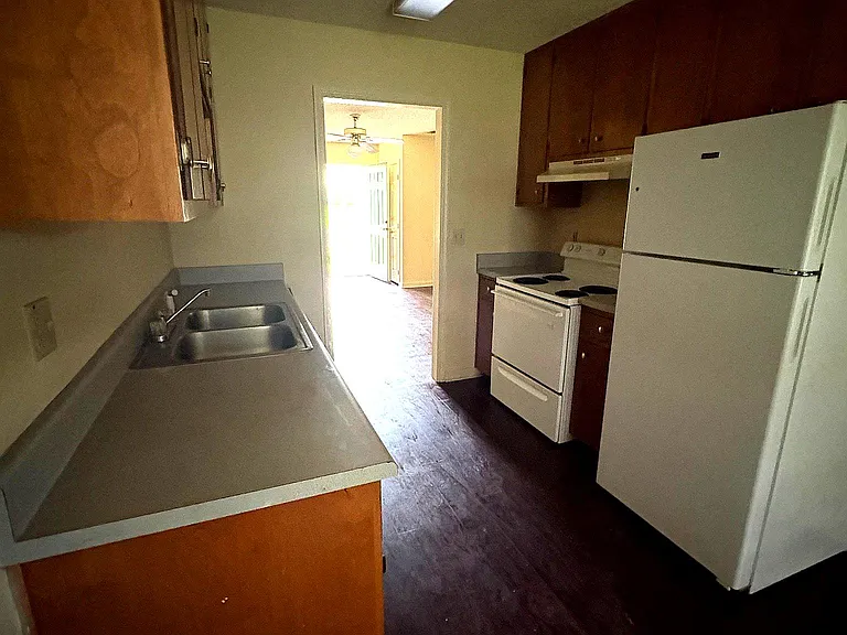 911 S Monroe St #D — Photo 3