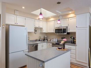 2076 Knolls Dr, Santa Rosa, CA 95405