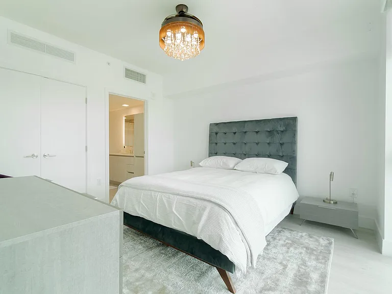 111 SE 1st Ave #514 — Photo 9