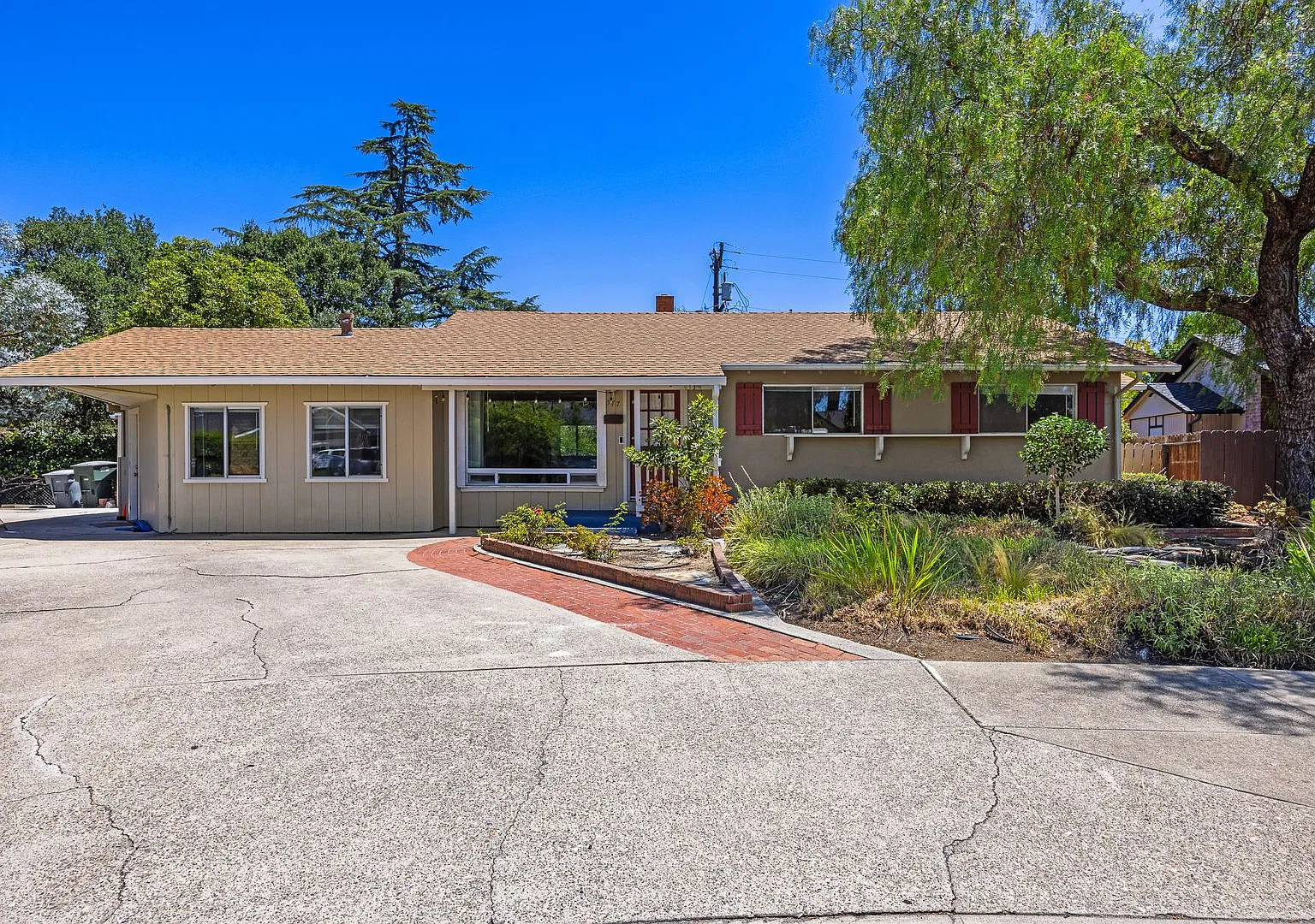 5 Bedroom 2 Bath House Close to Cal Poly — Photo 1