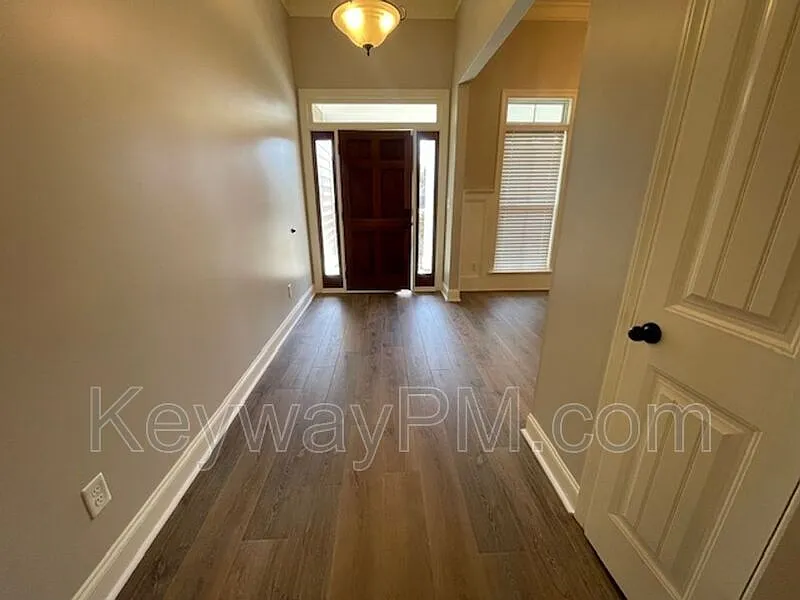 Building Photo - 505 Jutland Way