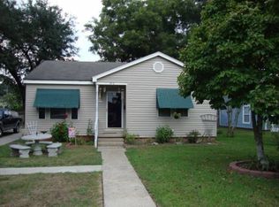 702 Davis St, Jennings, LA 70546