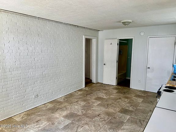 4th image of 408 Vance St