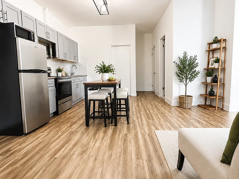 1136 Hancock St #3R — Photo 2