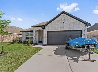 8422 Hunterwyck Ln, Baytown, TX 77521