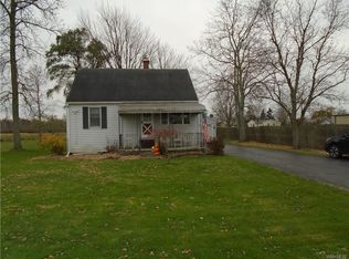 4968 Feigle Rd, Lockport, NY 14094