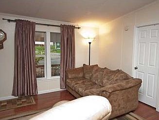 4th image of 1093 Eisenhower Dr