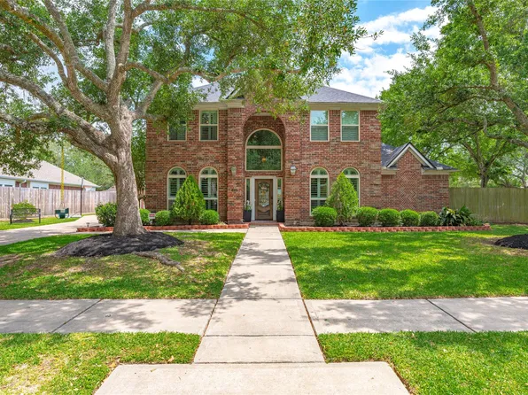 409 Silverleaf Dr, Friendswood, TX 77546