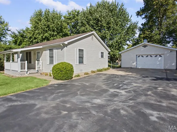 523 Brown St, Brighton, IL 62012