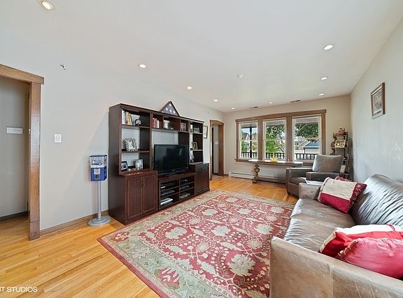 5th image of 6516 N Oak Park Ave
