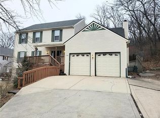 2300 Hebbeln Dr, Leavenworth, KS 66048