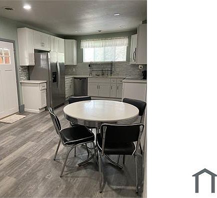2nd image of 1122 S Woodlawn St #3