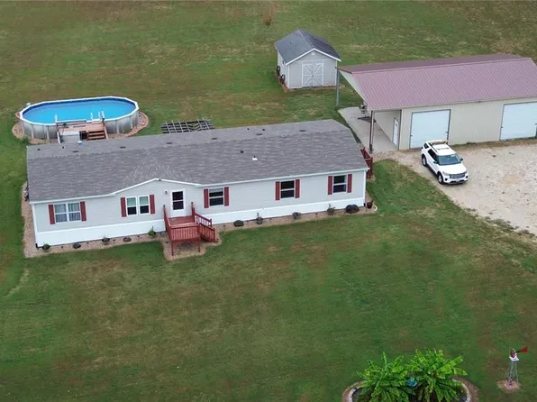 20499 Township Line Rd, Warrenton, MO 63383