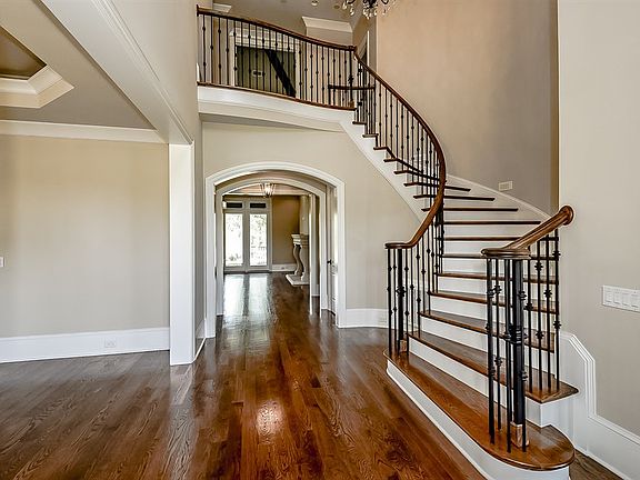 3rd image of 403 Belle Meade Ct