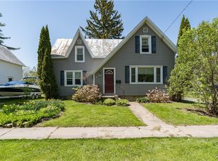 13 High St, Alexandria Bay, NY 13607
