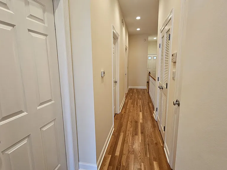511 N Hartland Ct #1S — Photo 5