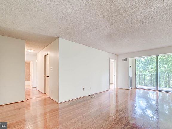 2nd image of 2311 Pimmit Dr APT 307