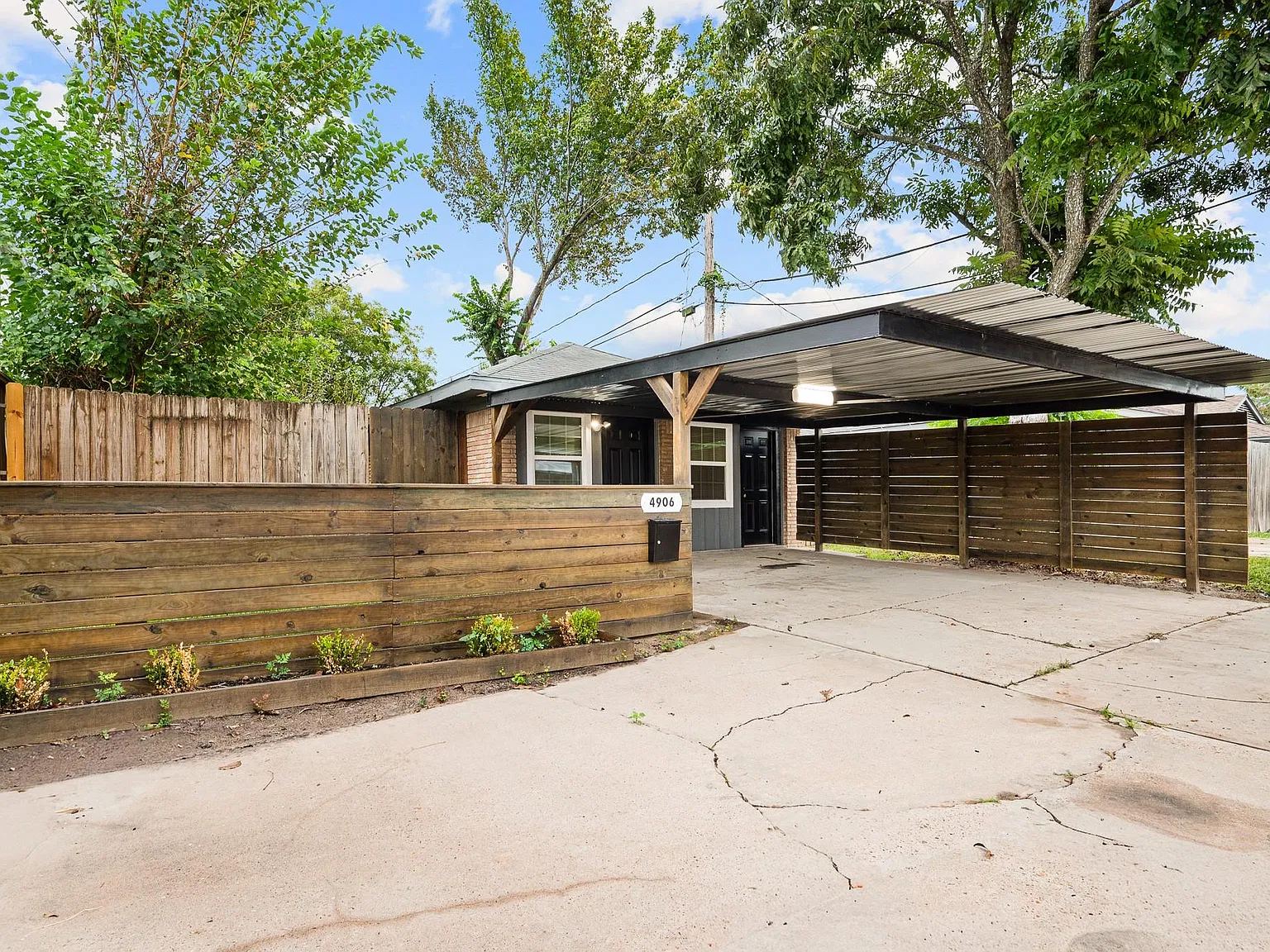 1 bed, 1.0 bath, 500 sqft, $1,100 — Photo 1